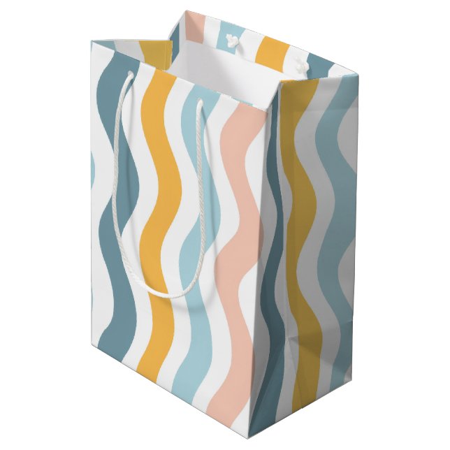 Pastel Wavy Lines  Mittlere Geschenktüte (Rückseite Schrägansicht)