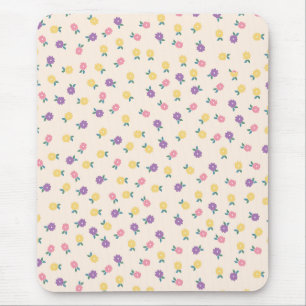 Pastell-Blumenmuster – Süßes Gelb, Rosa und Lila Mousepad