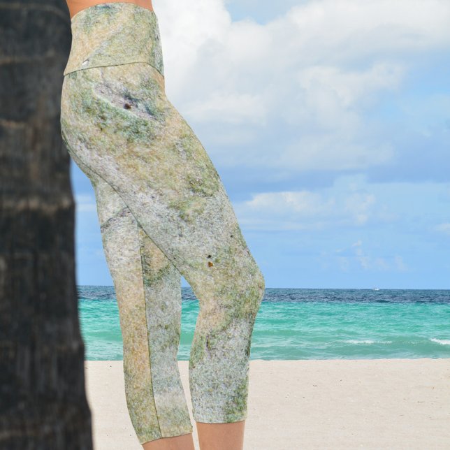 Pastell Green Multi Color Sandstone Capri Leggings (Von Creator hochgeladen)