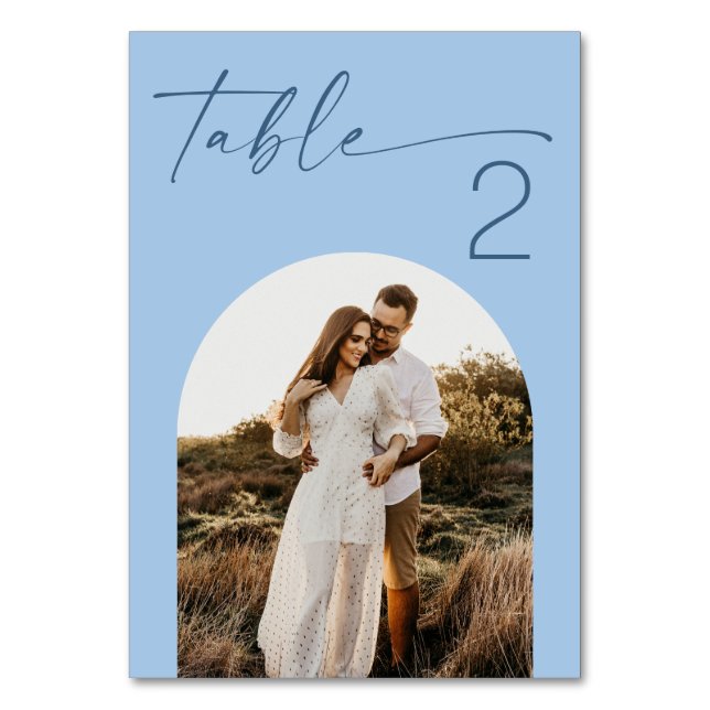 Pastell Himmelblauer Bogen Foto Hochzeit. Moderne  Tischnummer (Vorderseite)
