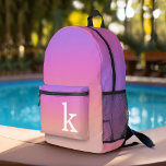 Pastell Lila Pink Coral Gradient - riesiges Monogr Bedruckter Rucksack<br><div class="desc">Ein farbenfroher Pastellfarben mit lila,  rosa und korallenfarbenen Farbtönen. Ein riesiger Initial liegt auf der Tasche. Sie können einen Namen,  ein Monogramm oder einen anderen benutzerdefinierten Text hinzufügen. Wenn Sie die Kunst verschieben möchten,  klicken Sie auf die Schaltfläche Anpassen,  um Änderungen vorzunehmen.</div>