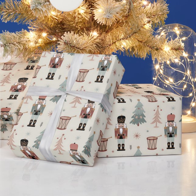Pastell-Neutrales Nussknacker-Weihnachtsmuster Geschenkpapier (Feiertage)