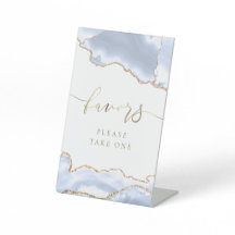 Pastellblau-Age begünstigt das Schild "Pedestal"