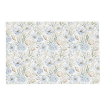 PASTELLBLAUE BLUMEN UND BEIGE MEERESSCHNECKEN & ST