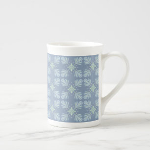 Pastellblaue florale abstrakte Wiederholung Prozellantasse