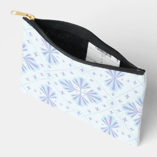 Pastellblaue geometrische Blumenwiederholung Zubehörtasche