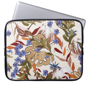 Pastellfarbene blühende Blumenlilie mit grünen Blä Laptopschutzhülle