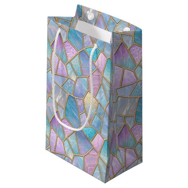 Pastellfarbene Irisierende Glasmalereimuster Kleine Geschenktüte (Vorderseite Schrägansicht)