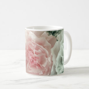Pastellfarbene Kaffeefilterblumen Kaffeetasse