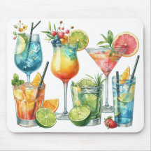 PASTELLFARBENE SOMMER-COCKTAILS UND FRÜCHTE