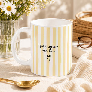 Pastellgelbe Streifen mit individuellem Text-Schle Kaffeetasse