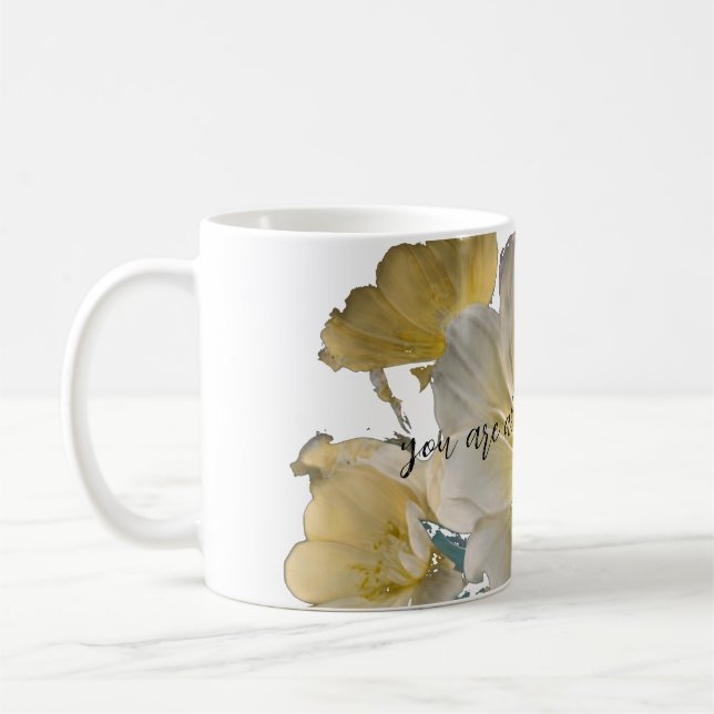 Pastellgelbe, weiße Blumen Kaffeetasse (Links)