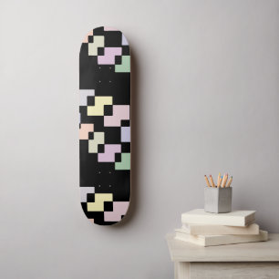 Pastellgeometrische Blöcke auf schwarz Skateboard