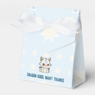 Pastellgrauer Babydrache Geschenkschachtel