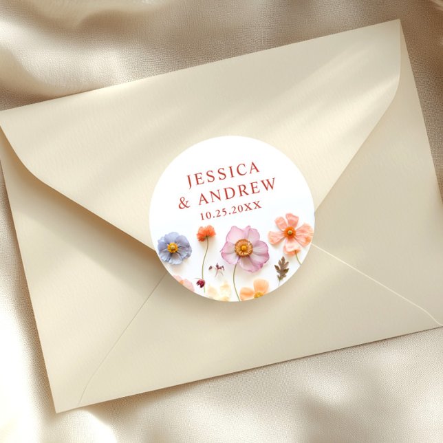 Pastellrosa Bohemische Wildblumen Hochzeit Runder Aufkleber (Von Creator hochgeladen)