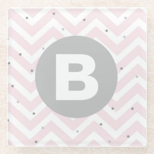 Pastellrosa Chevron und Punkte Graues Monogramm Glasuntersetzer