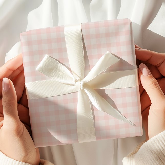 Pastellrosa Gingham Geschenkpapier (Von Creator hochgeladen)
