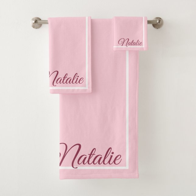 Pastellrosa Vollfarbe mit Monogramm Badhandtuch Set (Insitu)