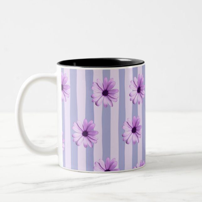 Pastellstreifen-Muster mit Daisis Zweifarbige Tasse (Links)