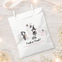 Pastelrosa Mädchen zwischen dem Geburtstag