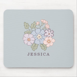 Pasterl-Blume im hellblauen Hintergrund Mousepad