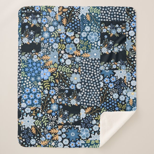 Patchwork Blaue Blumen: Nahtlose Stoffe. Sherpadecke (Vorderseite)