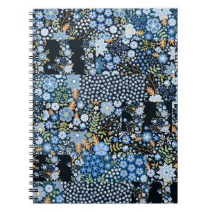 Patchwork blaue Blumen: Nahtloser Stoff. Notizblock