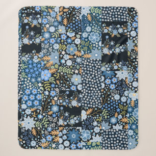 Patchwork blaue Blumen: Nahtloser Stoff. Sherpadecke