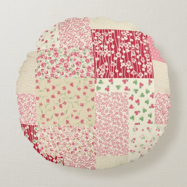 Patchwork Blumen: Handgezeichnete Ornamente. Rundes Kissen (Vorderseite)
