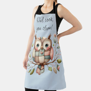 Patchwork-Eule in der märchenhaften Waldlandschaft Schürze