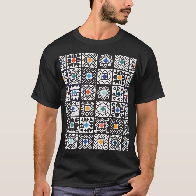 Patchwork Maori: Ethnisches Teppichdesign. T-Shirt (Vorderseite)