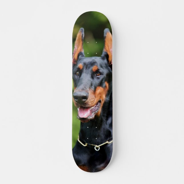 Patineta Poderoso Y Enérgico Perro Dóberman Skateboard (Vorne)