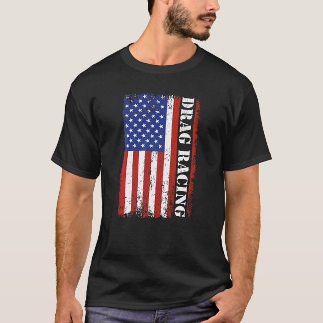 Patrioric Racer Car American Flag Drag Racing T-Shirt (Vorderseite)