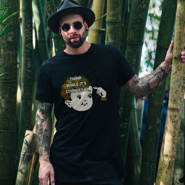 PATRIOT T - Shirt DENKEN, WÄHREND ES IMMER NOCH RE (Von Creator hochgeladen)