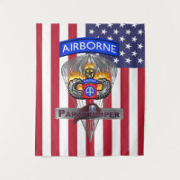 Patriotic 82. Im Flugzeug Division Silver Chute