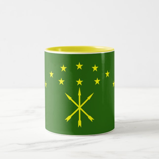 Patriotic Adygea Flag Zweifarbige Tasse (Mittel)