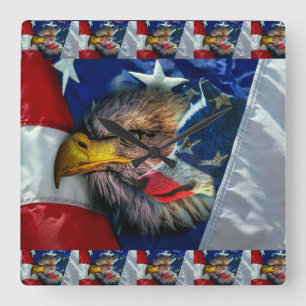 Patriotic American Flag Bald Eagle Wolf Quadratische Wanduhr