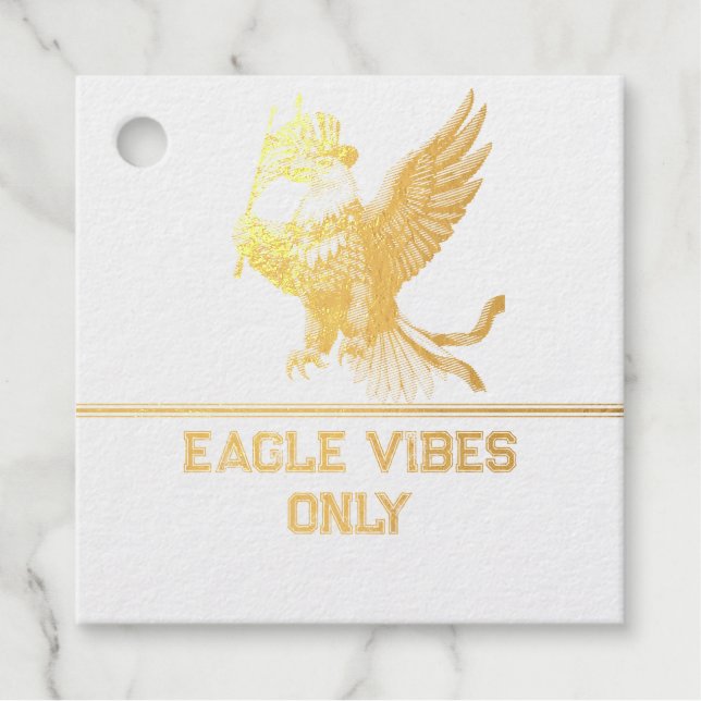 Patriotic Bald Eagle mit amerikanischer Flagge - 4 Geschenkanhänger (Vorderseite)