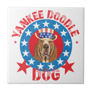 Patriotic Basset Fliese