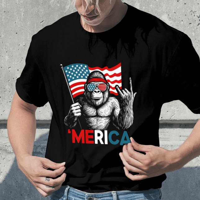 Patriotic Bigfoot Merica American Flag 4. Juli T-Shirt (Von Creator hochgeladen)