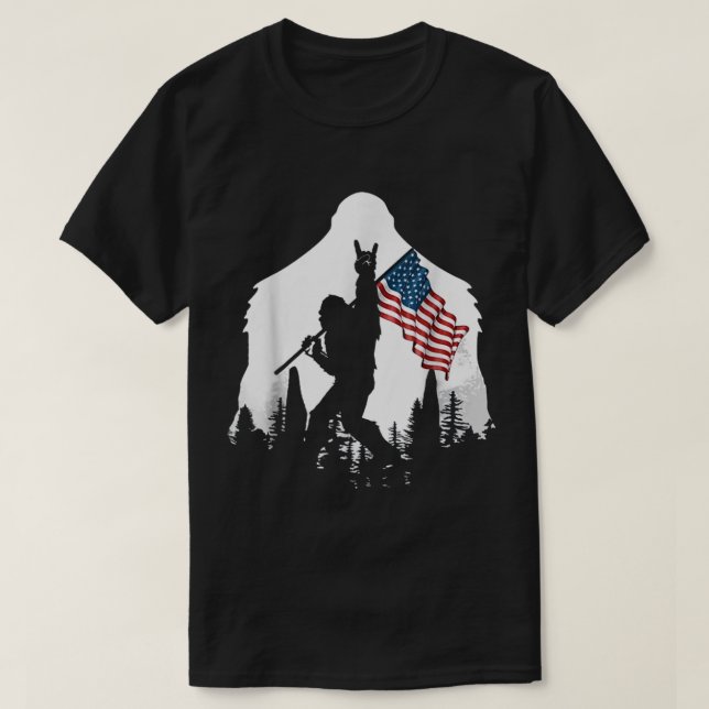 Patriotic Bigfoot Silhouette Art T-Shirt (Design vorne)