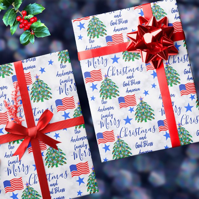 Patriotic Christmas Tree USA Frohe Weihnachten Geschenkpapier (This patriotic gift wrap is covered in red white and blue Christmas trees and American flags)