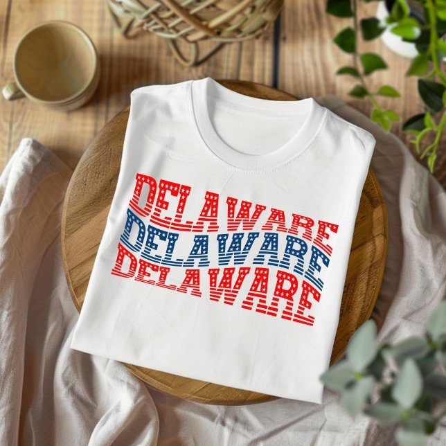 Patriotic Delaware Red and Blue Boho T - Shirt (Von Creator hochgeladen)