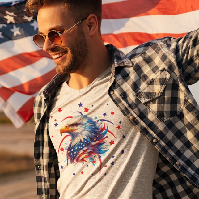 Patriotic Eagle Fireworks T-Shirt (Von Creator hochgeladen)