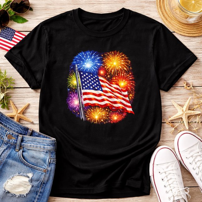 Patriotic Flag Fireworks  T-Shirt (Von Creator hochgeladen)