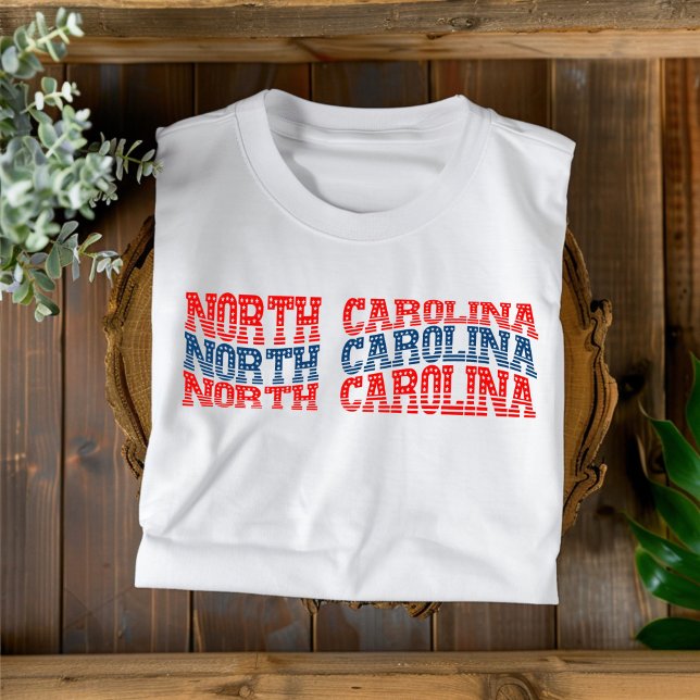 Patriotic North Carolina Red & Blue Boho T - Shirt (Von Creator hochgeladen)