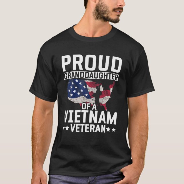Patriotic Proud Grandtochter US-Flagge Vietnam Vet T-Shirt (Vorderseite)