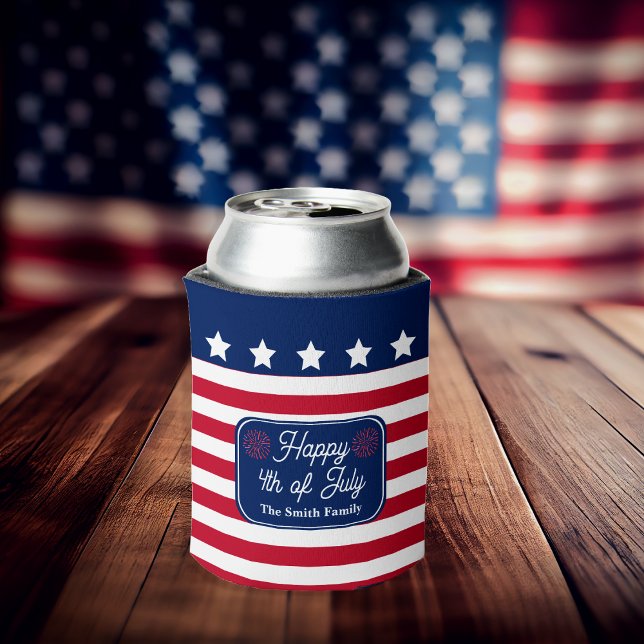 Patriotic U.S. Flag Happy 4. Juli Familienname Dosenkühler (Red, White and Blue Patriotic U.S. Flag "Happy 4th of July" Family Name Can Cooler)