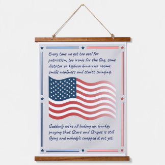 Patriotic Wall Art with a Modern Vibe! Wandteppich Mit Holzrahmen