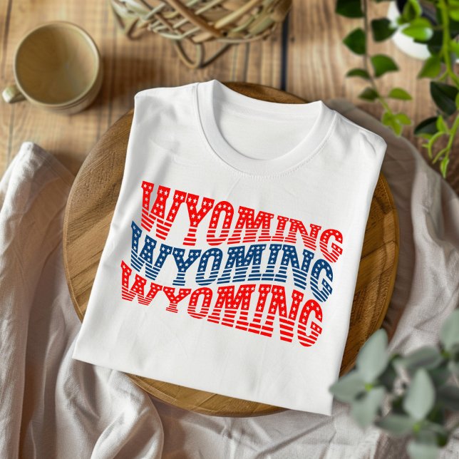 Patriotic Wyoming Red and Blue Boho T - Shirt (Von Creator hochgeladen)